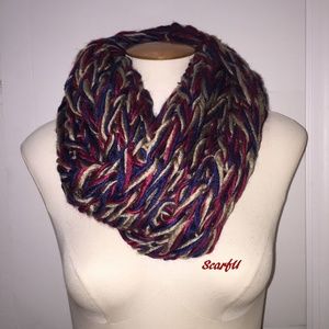 Chunky Tri-Tone Chain Knit Infinity Navy/Red/Beige